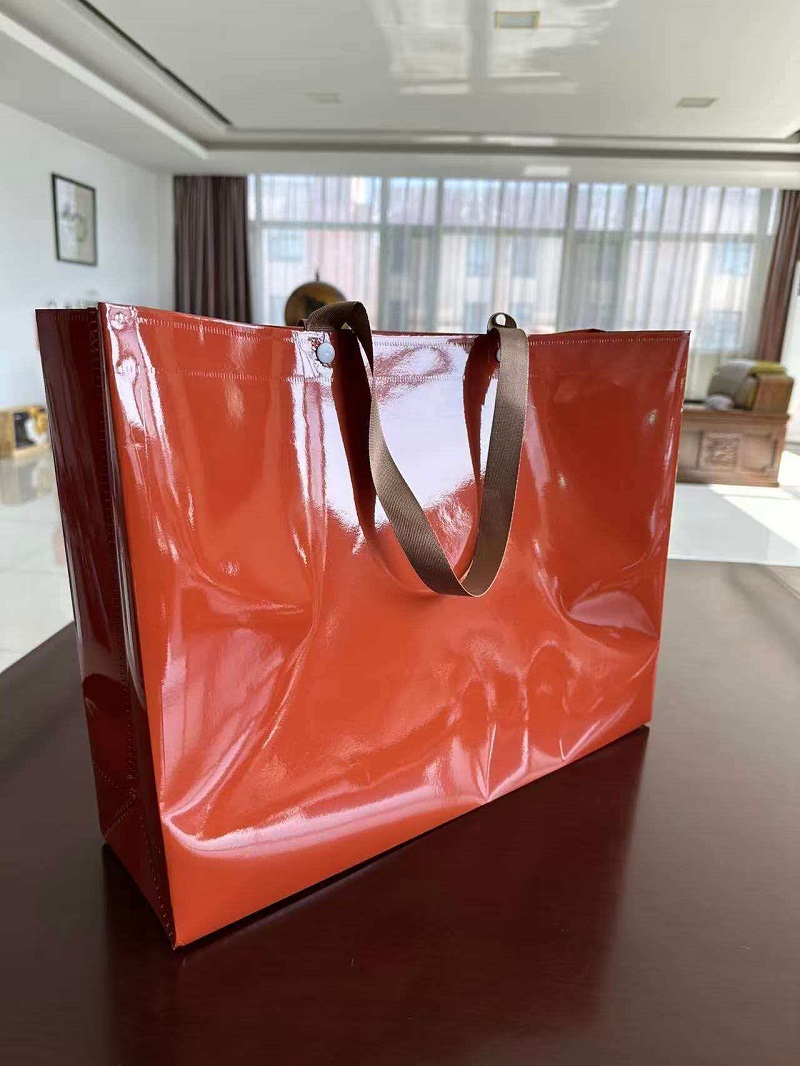 กระเป๋าโท้ตของขวัญเคลือบ PP และ PP เคลือบมันใหม่ของ RGS PACKAGING มีจำหน่ายแล้ว